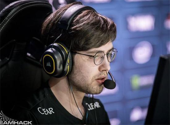 ThunderTalk Gaming players enter the field： Top laner HOYA shows his true manliness~