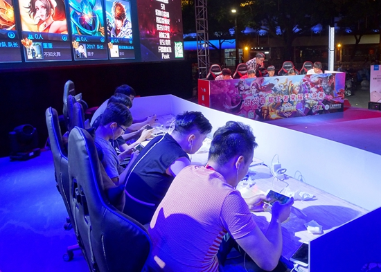 直播吧专访AL：五连败之后训练加倍；希望能拿下TES进冒泡赛