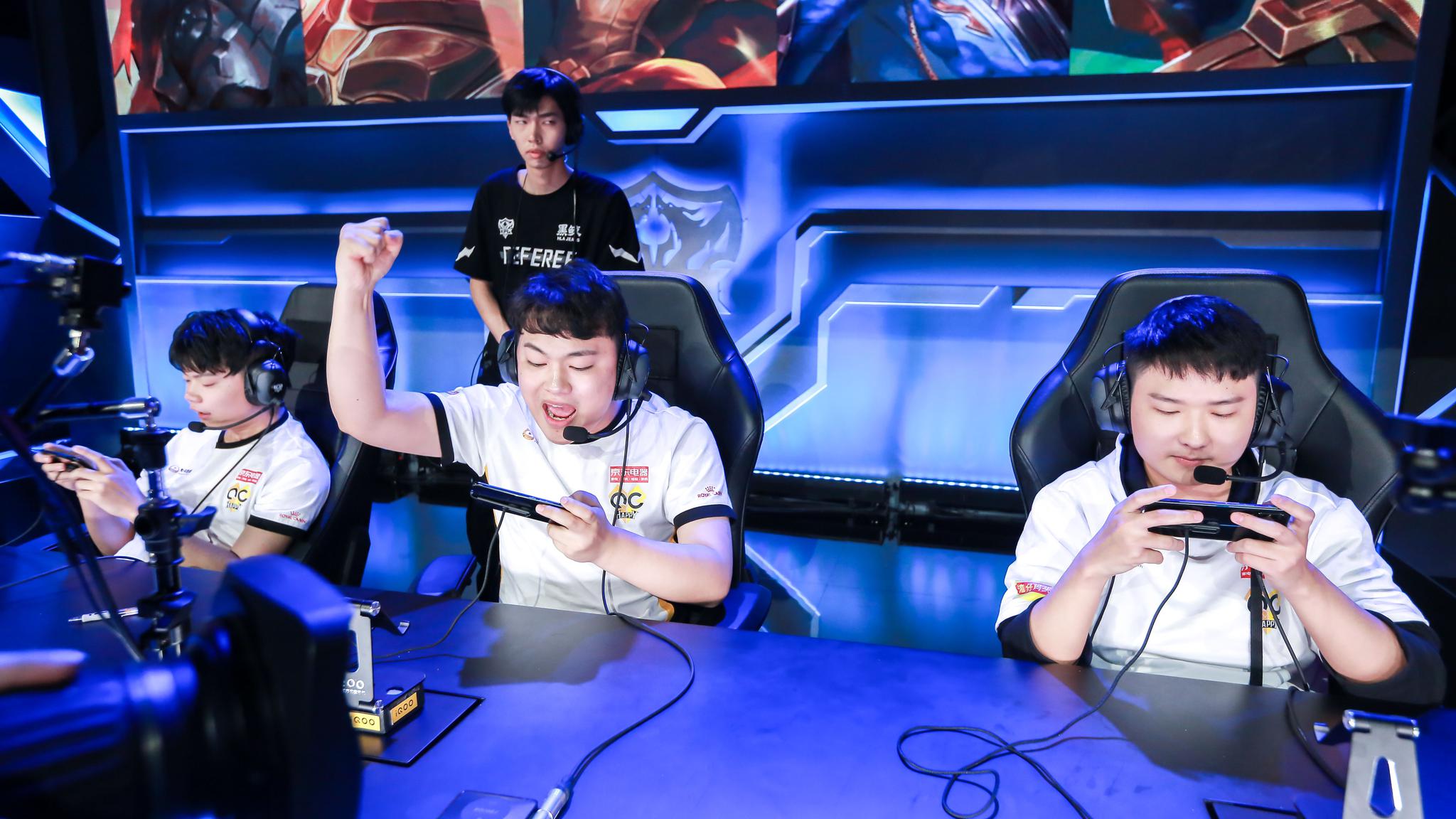 C9官推告别Perkz：你一直都是赛场上最亮眼的人